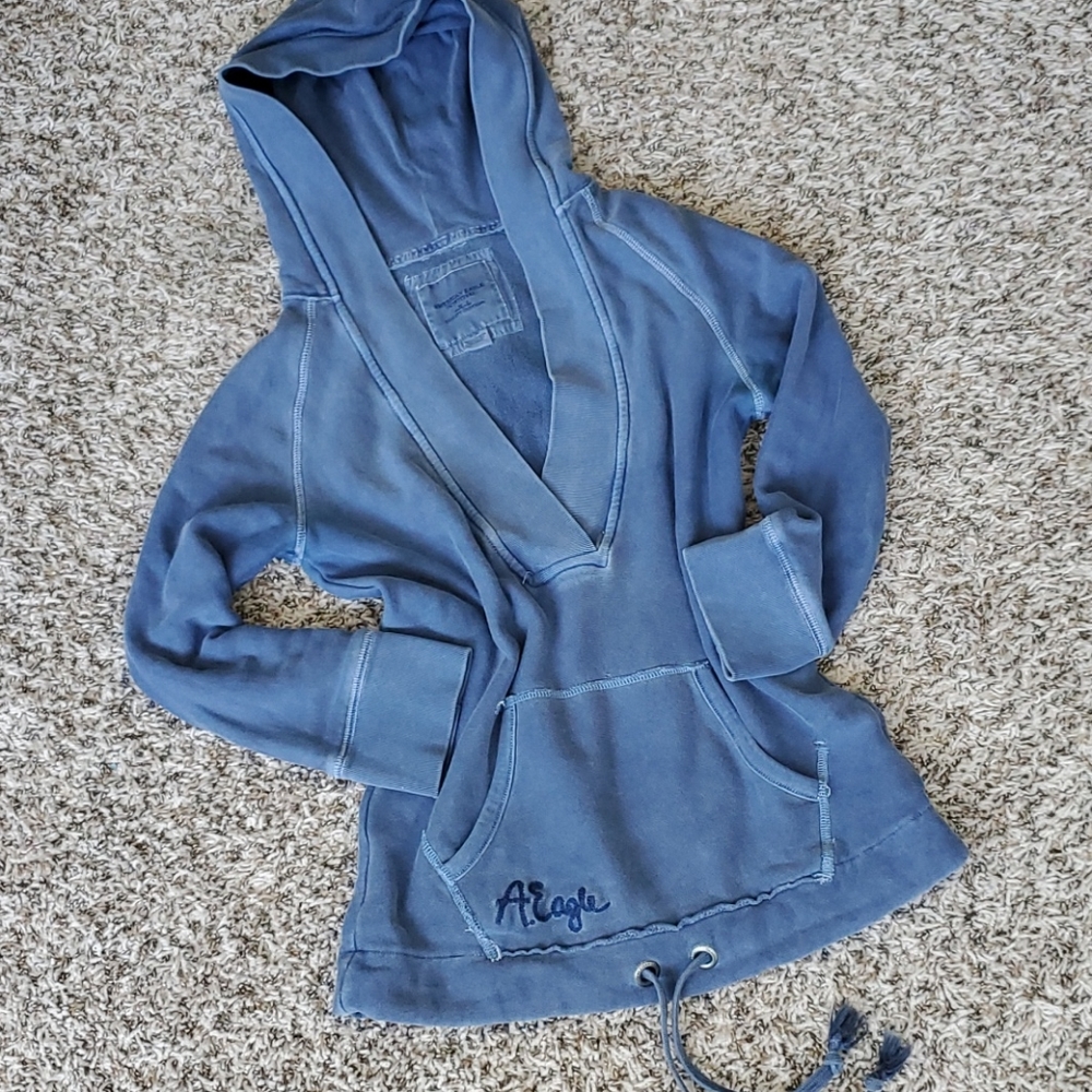 AEO kangaroo pocket hoodie